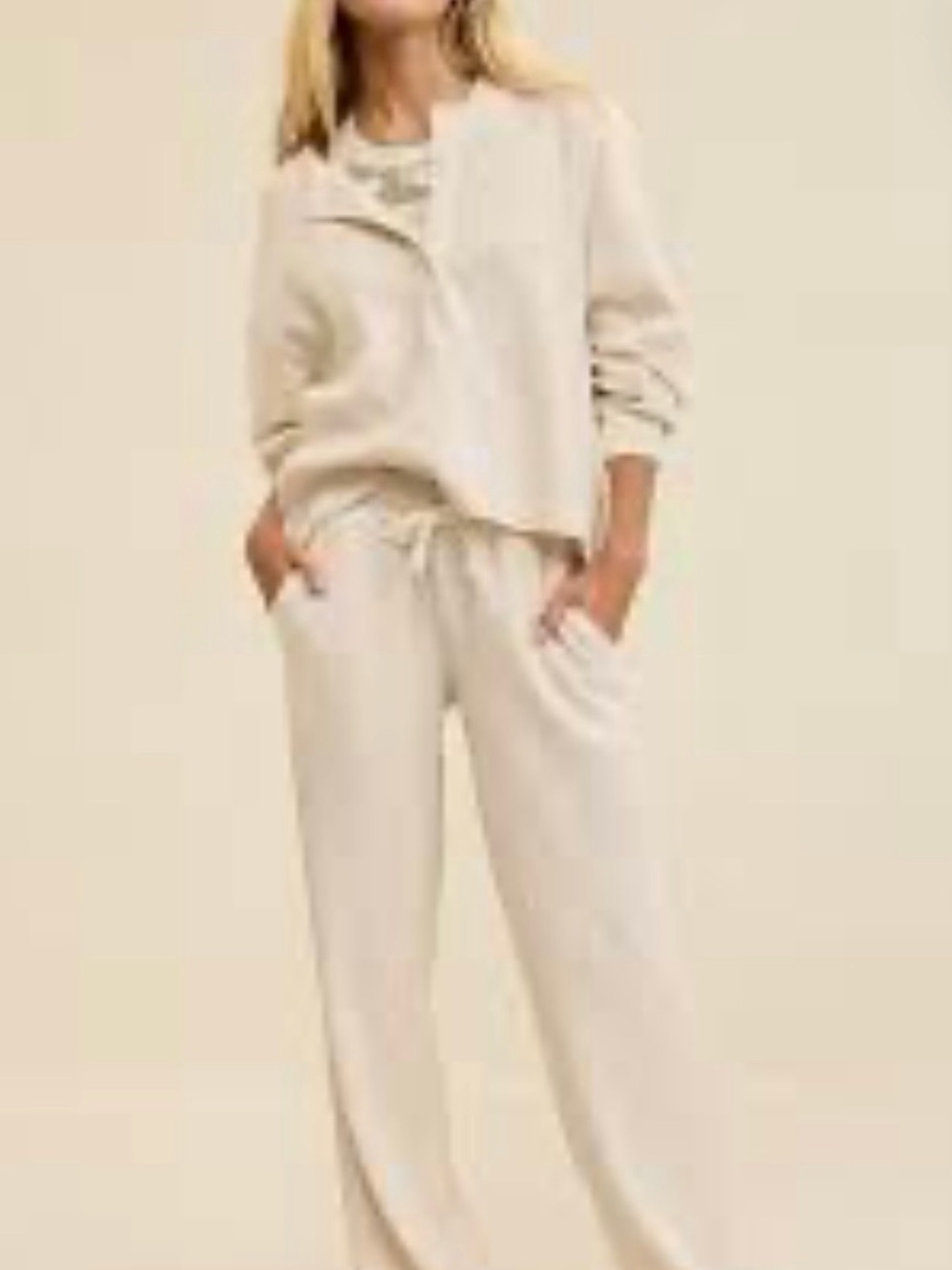Who doesn’t love a cozy set? Wide Leg Drawstring Pants and Top